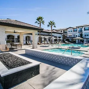 Beautiful Townhome With Garage In Vegas Las Vegas